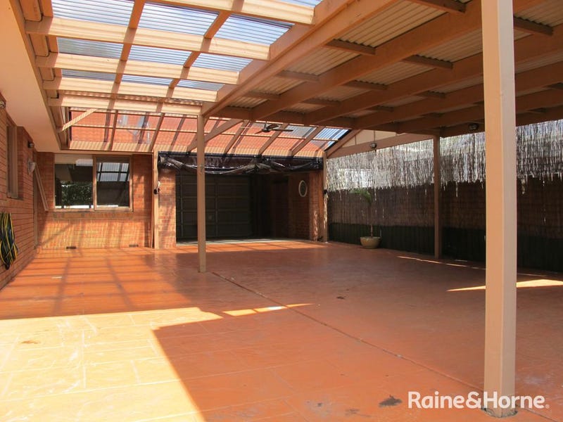 23 Stagecoach Cres, Sydenham, VIC 3037