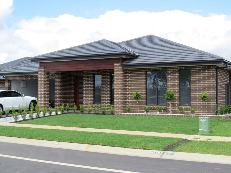 10 Village Circuit, Gregory Hills, NSW 2557