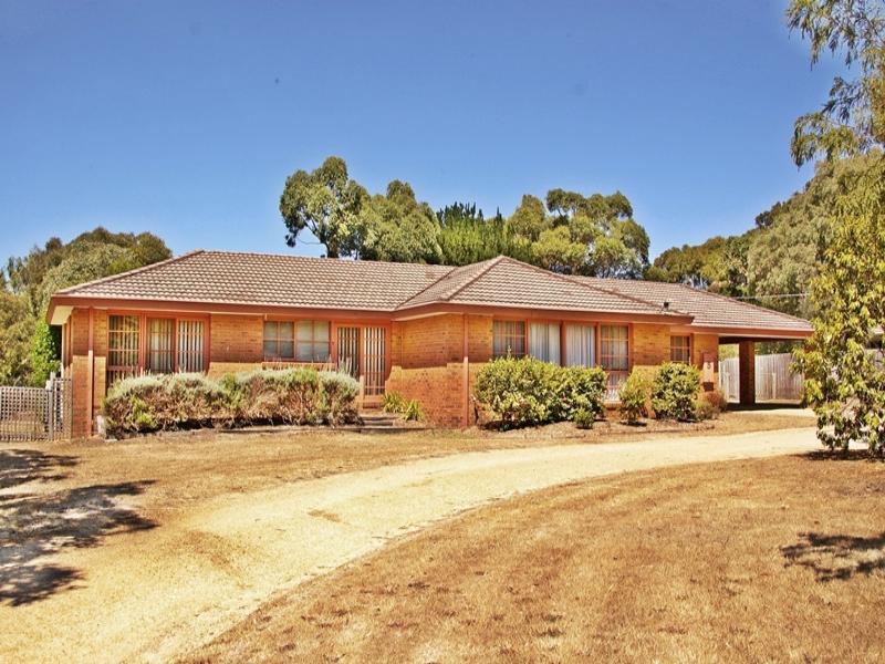 5 Whelans Place, Romsey, Vic 3434 Property Details