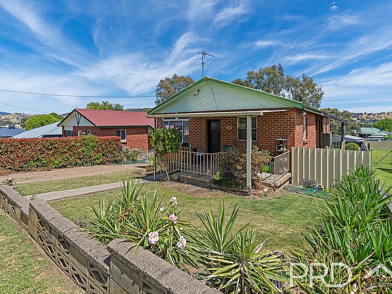 71 Clarke Street, Tumut, NSW 2720 House for Sale