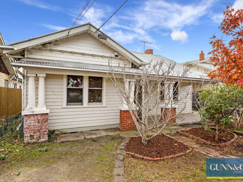 32 Collingwood Road, Newport, Vic 3015 Property Details