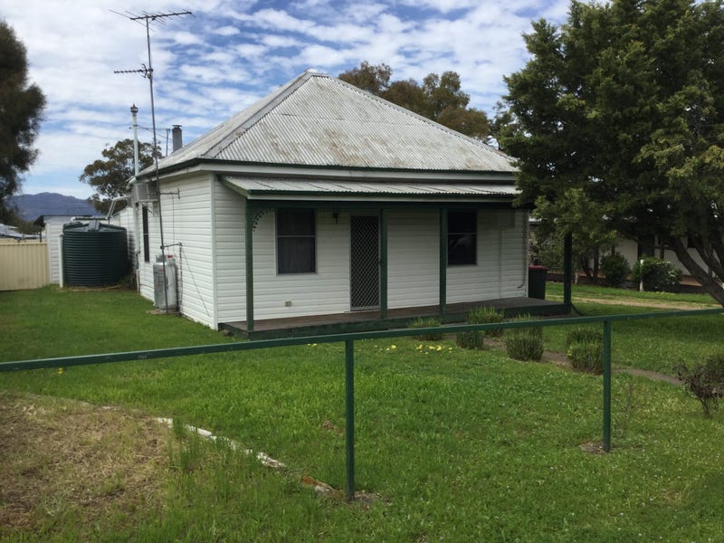 15 Centre Street, Quirindi, NSW 2343