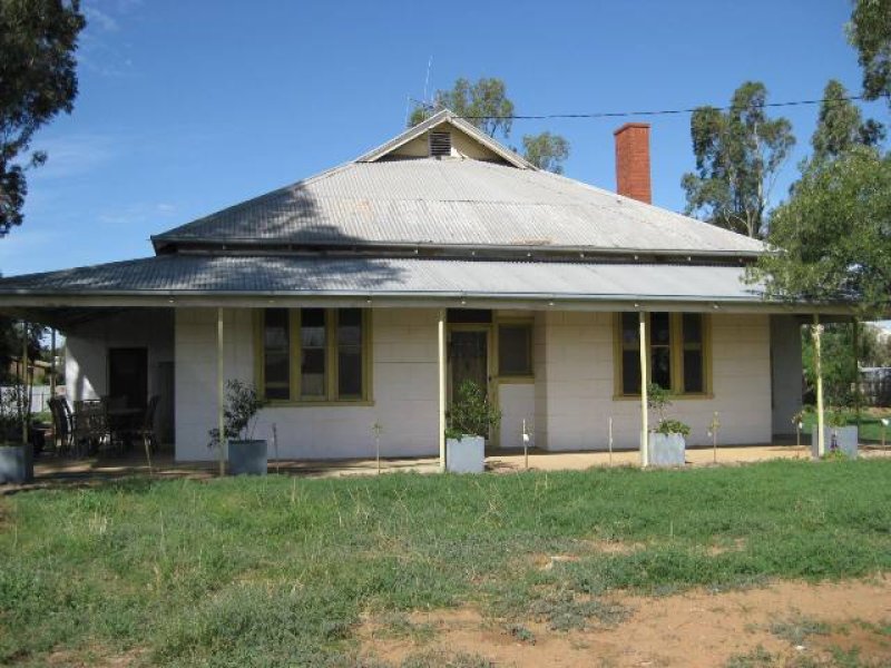 18 Gordon Street, Boort, VIC 3537