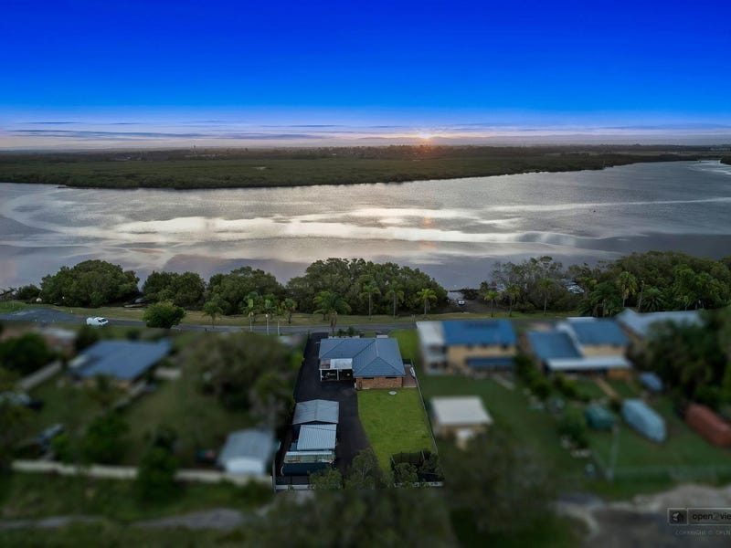 6 TIMOTHY ESPLANADE, Beachmere, Qld 4510 Property Details