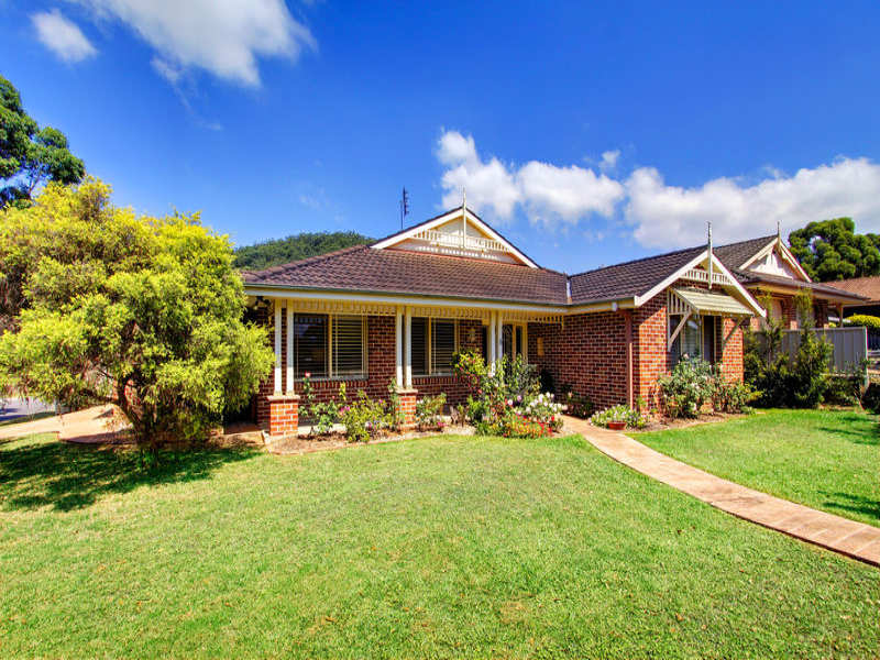 8 Thames Drive, Erina, NSW 2250 Property Details
