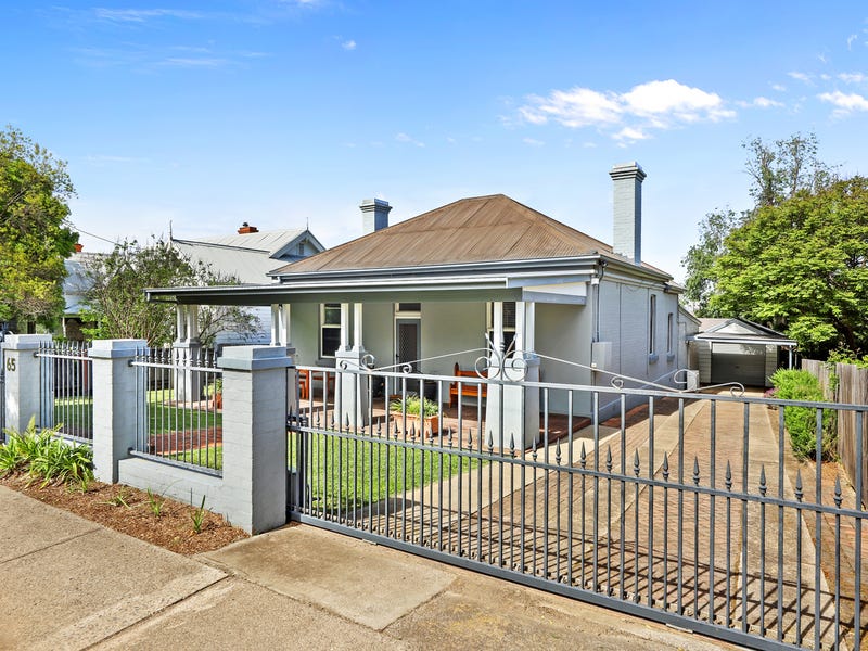 65 Upper Street, Tamworth, NSW 2340 Property Details