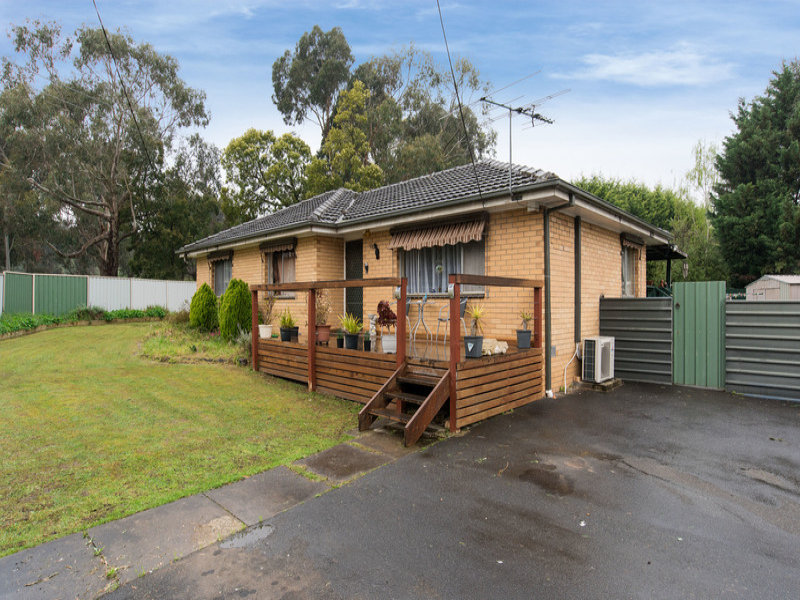 130 Carronvale Road, Mooroolbark, Vic 3138 Property Details