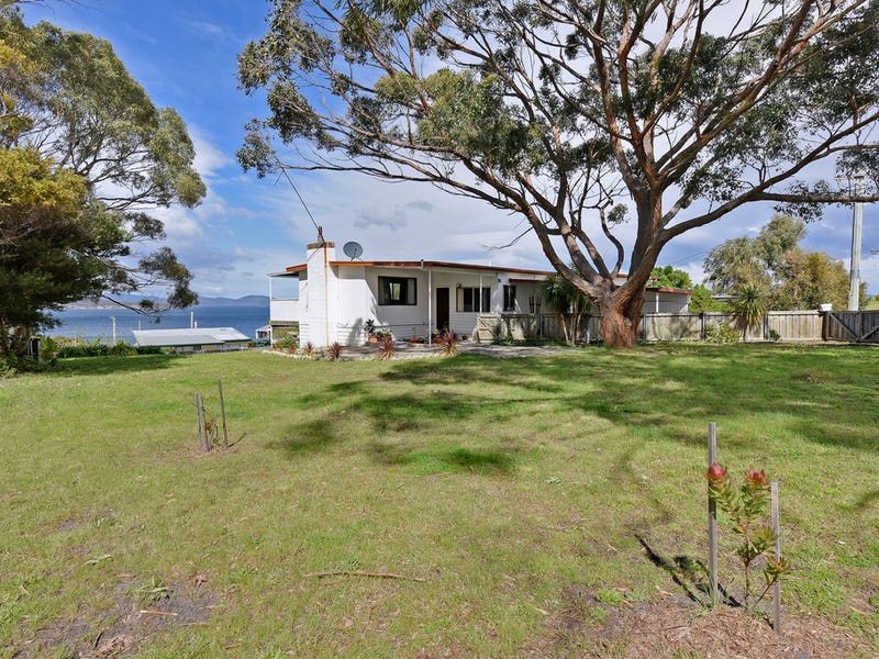 14 Oak Street, Primrose Sands, TAS 7173