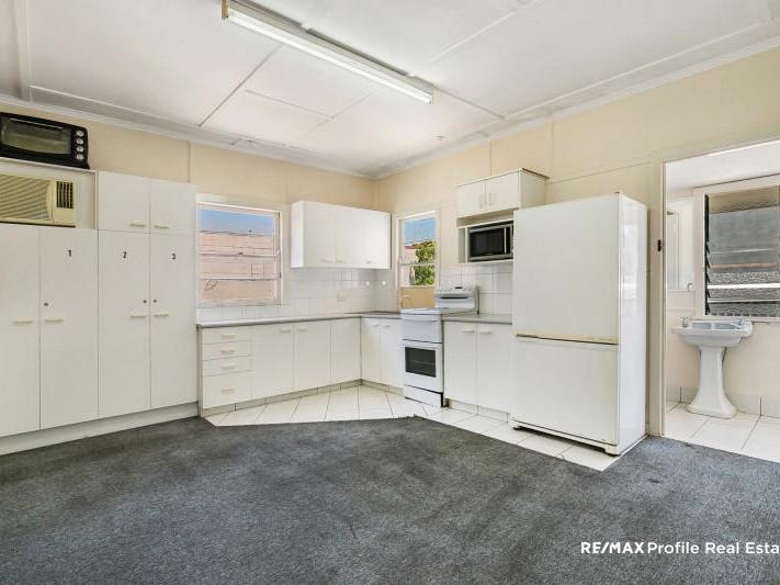 50 ster Road, Stafford, Qld 4053