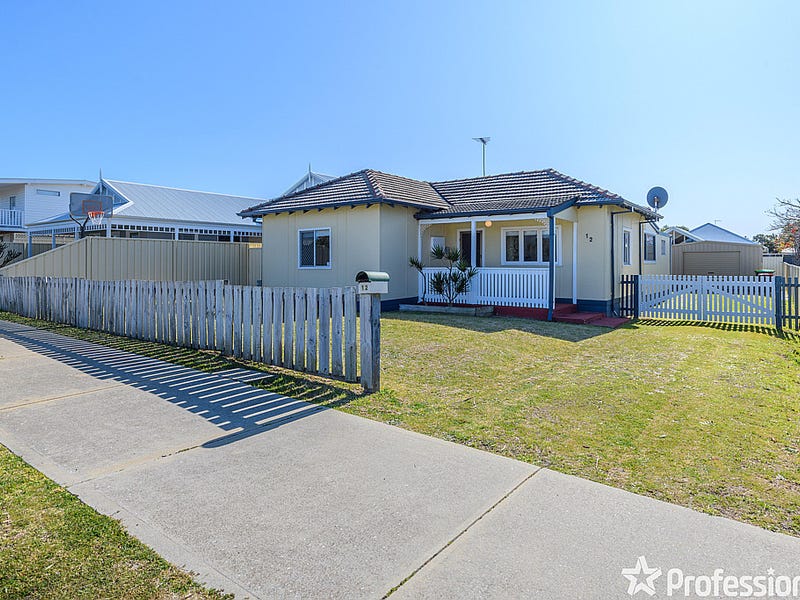 12 William Street, Rockingham, WA 6168 Property Details