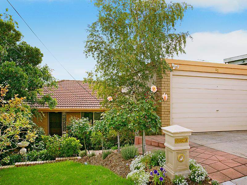 42 Skyline Drive, Keilor, Vic 3036 Property Details
