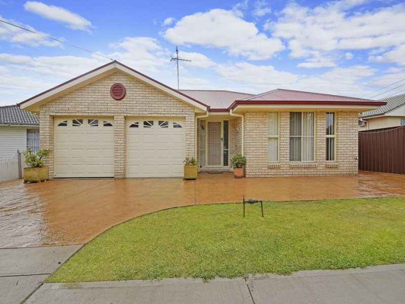 18 Miri Crescent, Holsworthy, NSW 2173 Property Details