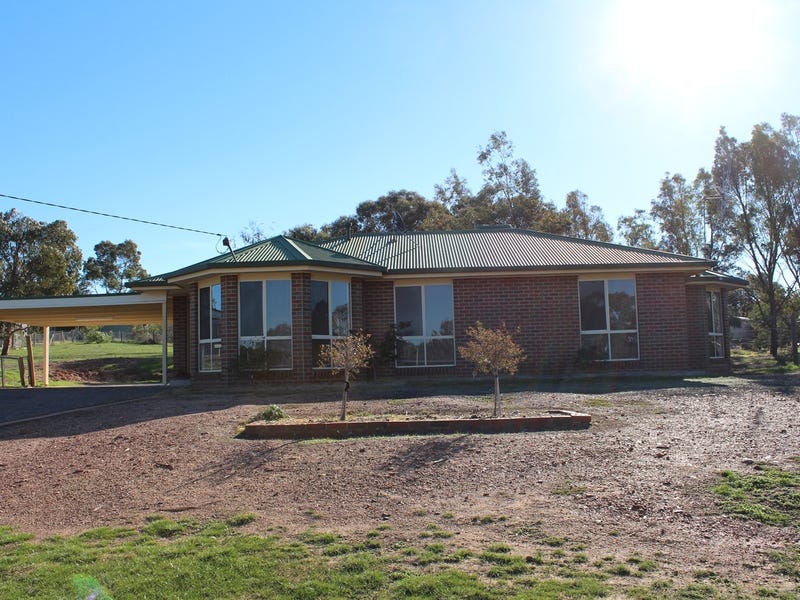 8 Settlers Place, Maiden Gully, VIC 3551