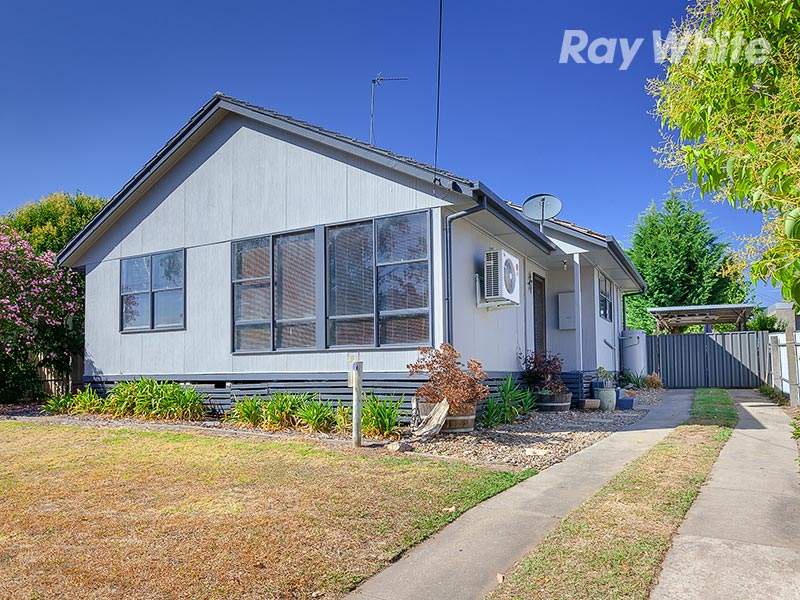 2 Tooma Street, Tallangatta, Vic 3700 Property Details