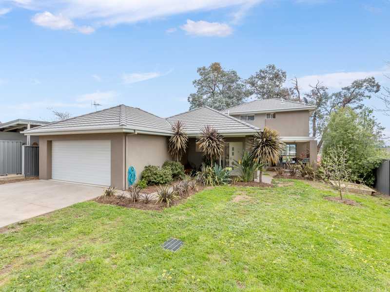 36 Crest Road, Queanbeyan, NSW 2620 Property Details