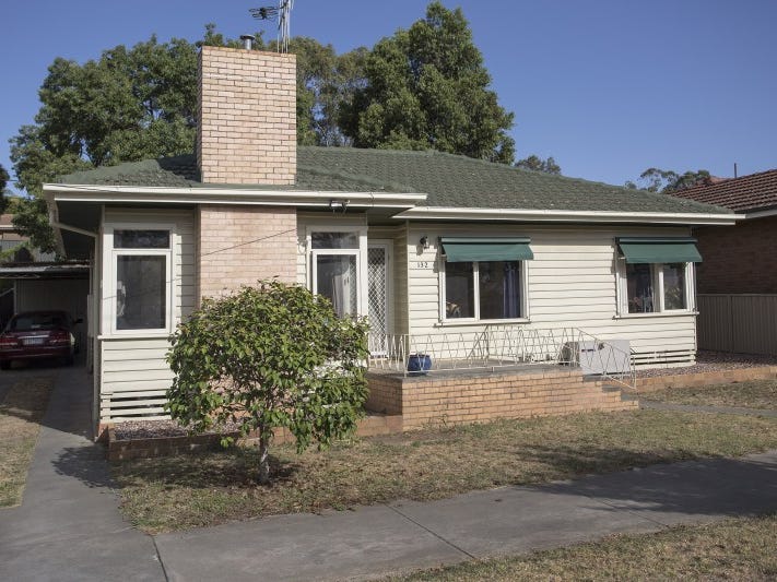 132 Mackenzie Street W, Golden Square, VIC 3555