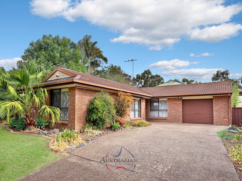 17 Pendley Cres, Quakers Hill, NSW 2763