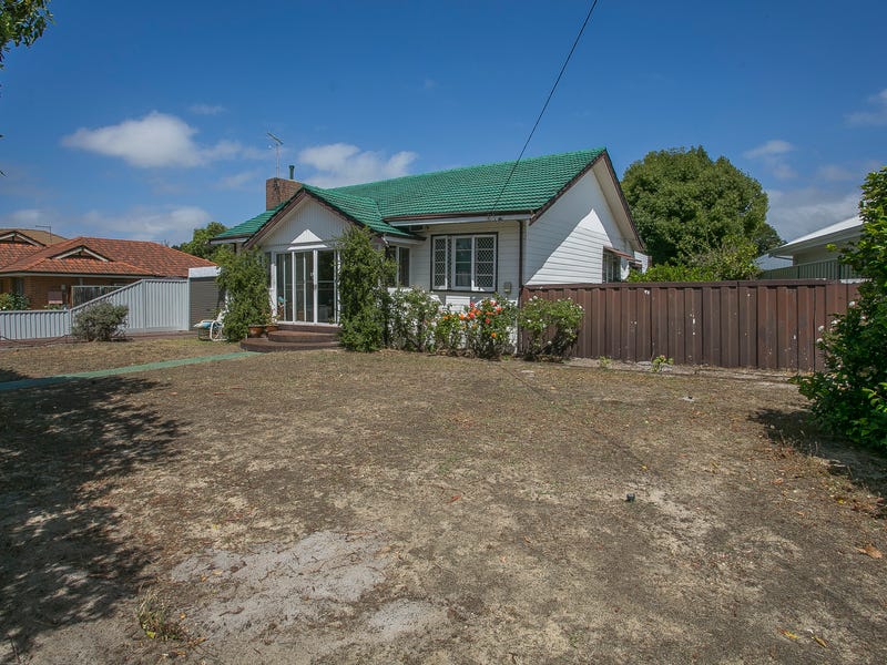 61 Moolyeen Road, Brentwood, WA 6153 House for Sale