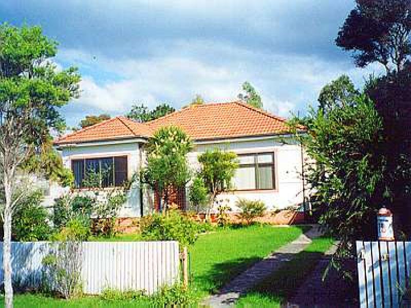 18 Brookfield Avenue, Warilla, NSW 2528