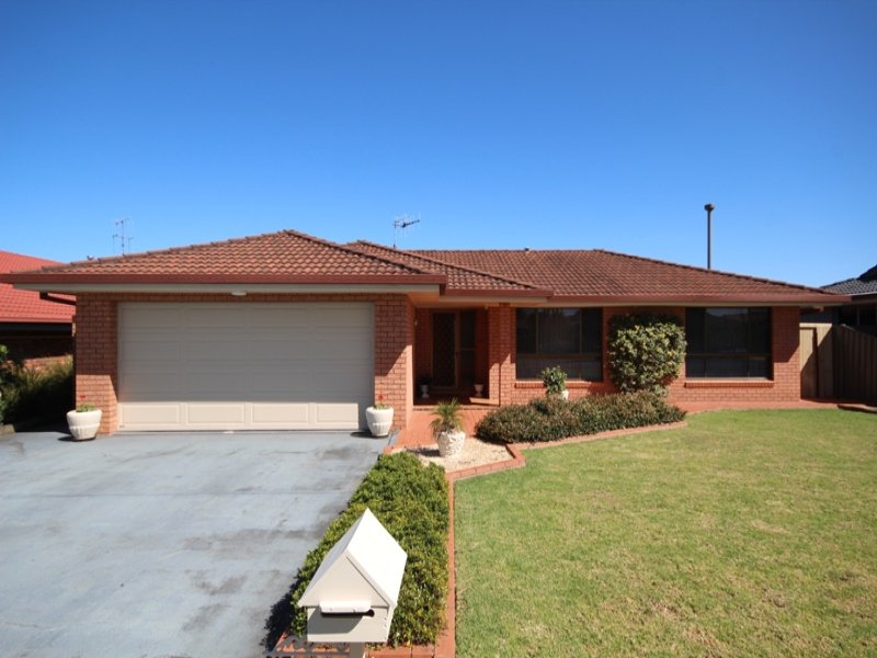 17 Petken Drive, Taree, NSW 2430 Property Details