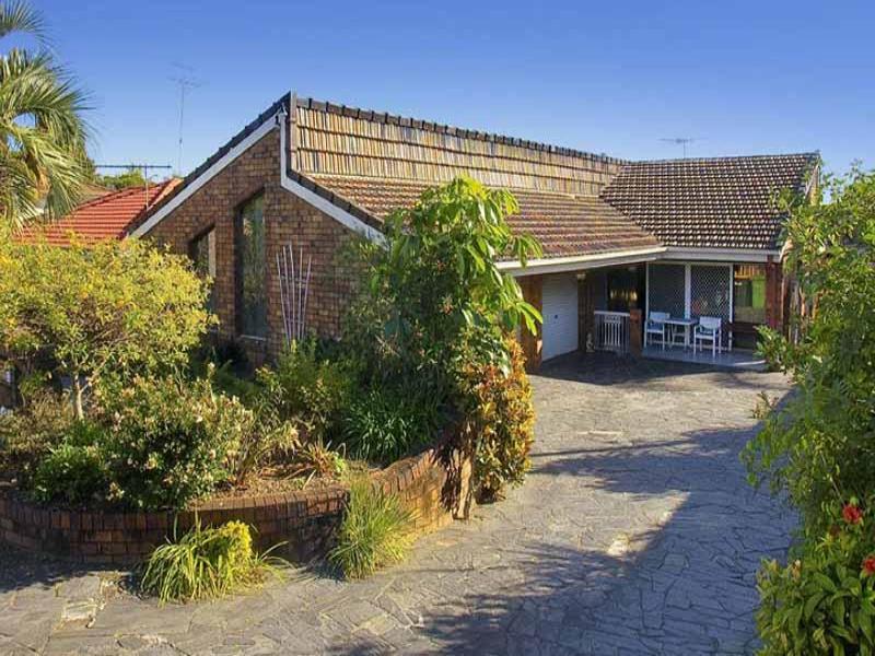 136 ANZAC AVE, Redcliffe, Qld 4020 Property Details