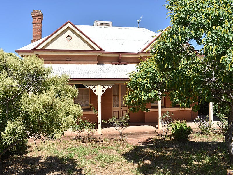 62 Euchie Street, Peak Hill, NSW 2869