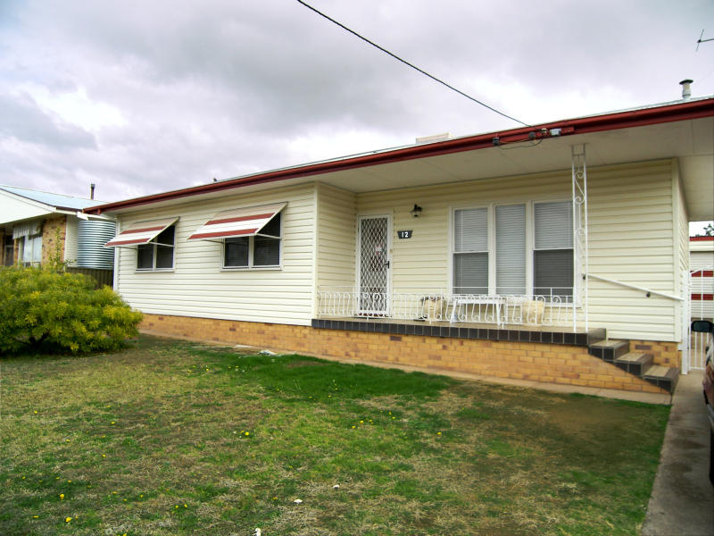 12 Croydon Avenue, South Tamworth, NSW 2340