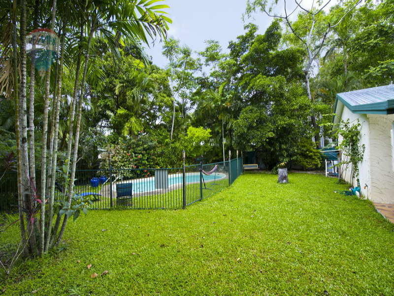 10 Eddy Street, Clifton Beach, QLD 4879