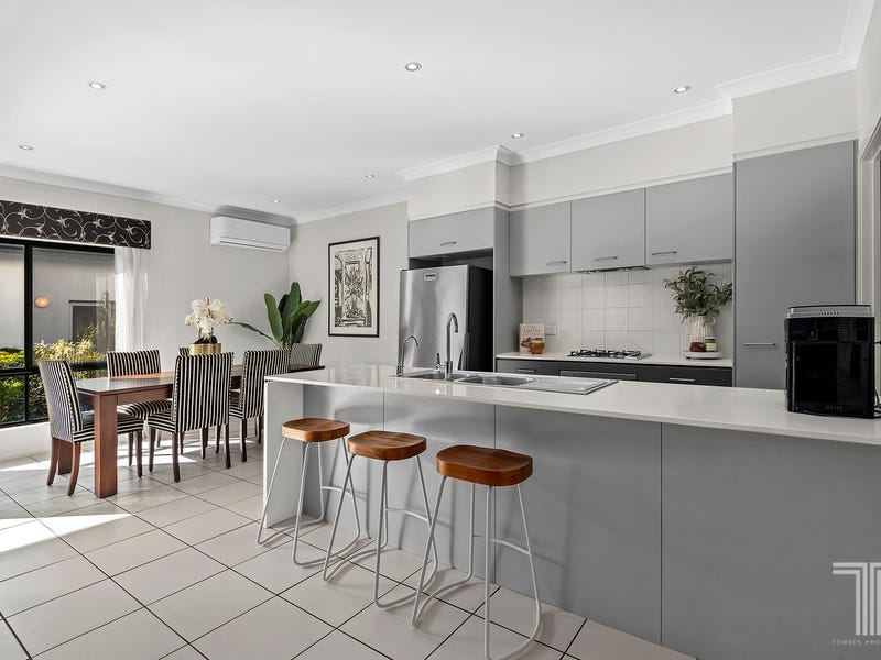 146/16 Surbiton Court, Carindale, Qld 4152 Townhouse for Sale