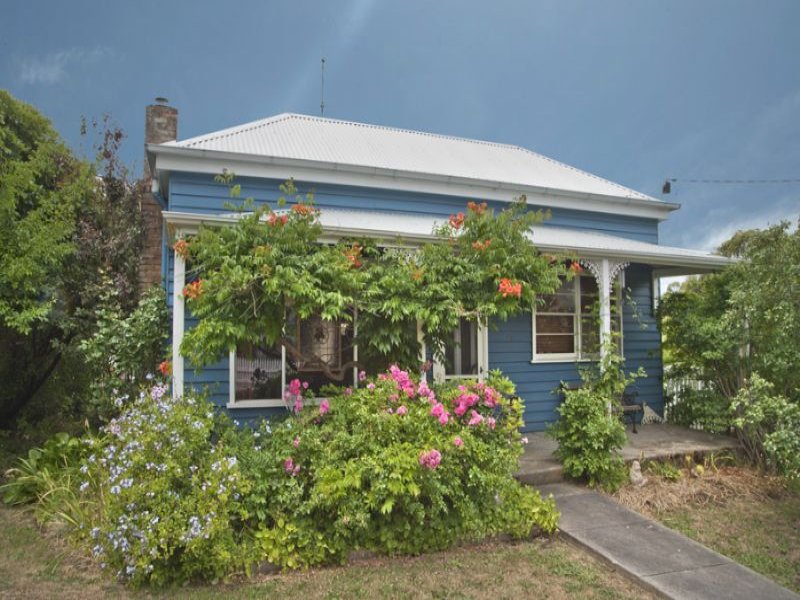 15 Main Road Hepburn Springs Vic 3461
