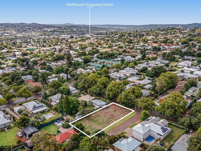 26 Moloney Street, North Toowoomba, QLD 4350