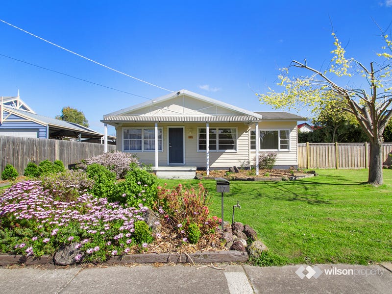 17 Gillies Crescent, Traralgon, Vic 3844 Property Details