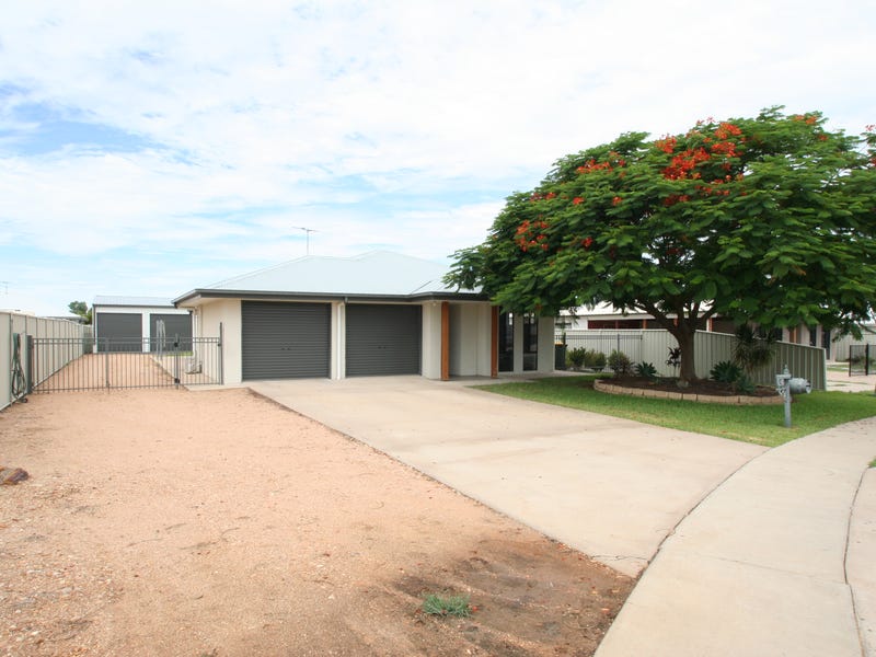 52 Mayfair Drive Emerald Qld 4720 Realestate Com Au