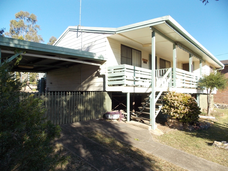 8 Hunter Street, Nanango, QLD 4615 - realestate.com.au