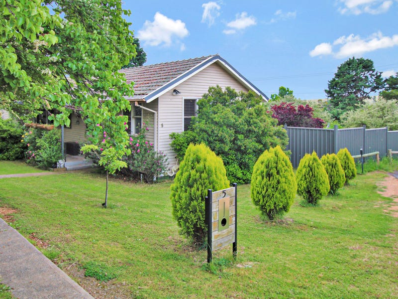 5 Kurang Place, Cooma, NSW 2630 Property Details