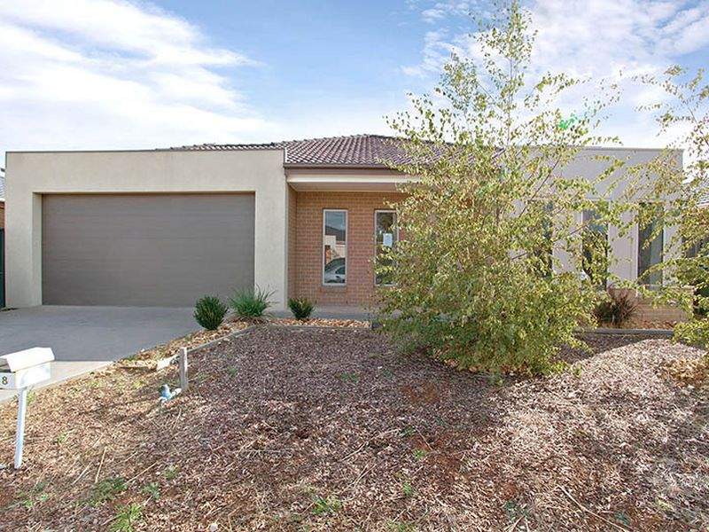 8 Circuit Drive, Truganina, VIC 3029