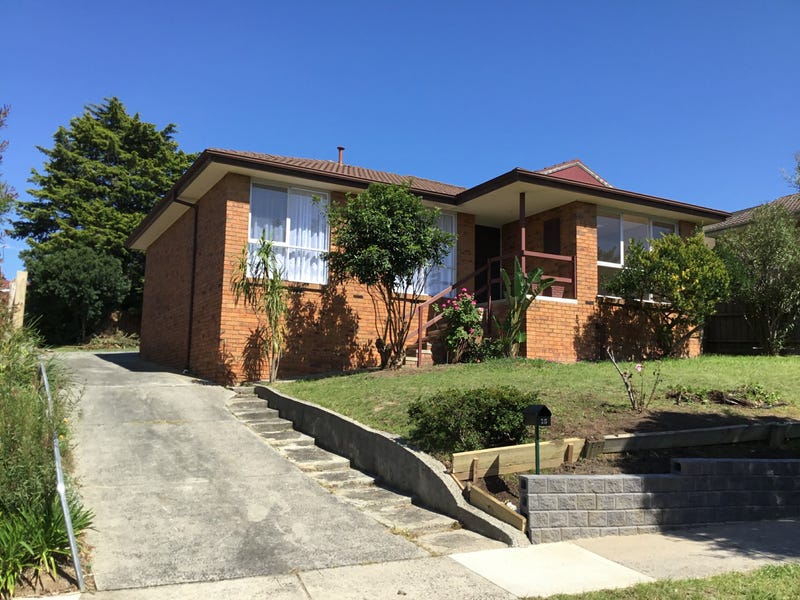 15 Singleton Drive, Endeavour Hills, VIC 3802