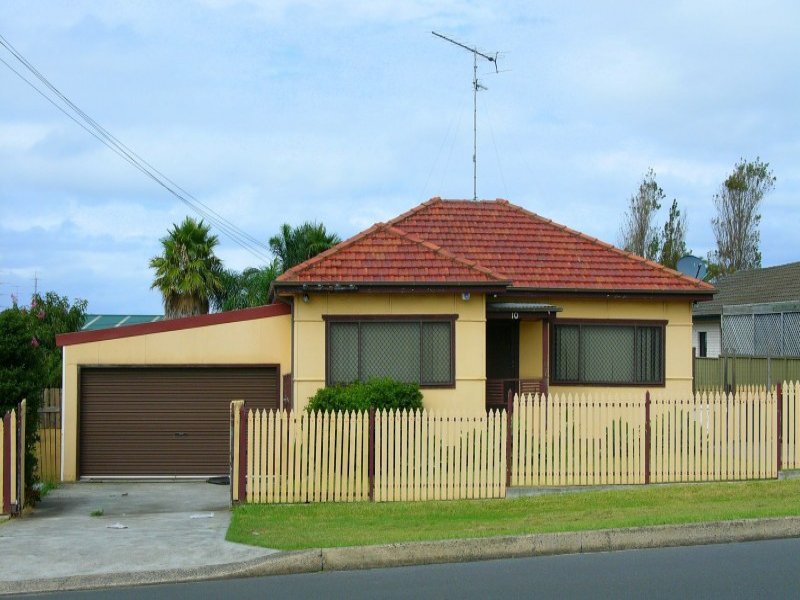 10 Hoskins Avenue, Warrawong, NSW 2502 Property Details