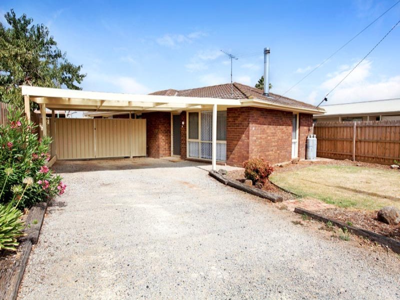 71 Westcott Parade, Rockbank, Vic 3335 Property Details