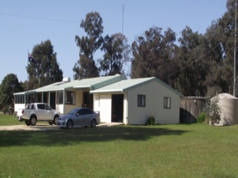 1009 Tinambaglenmaggie Road, Glenmaggie, VIC 3858