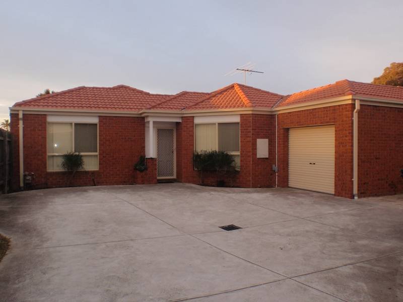 2/24 Station Avenue, St Albans, VIC 3021