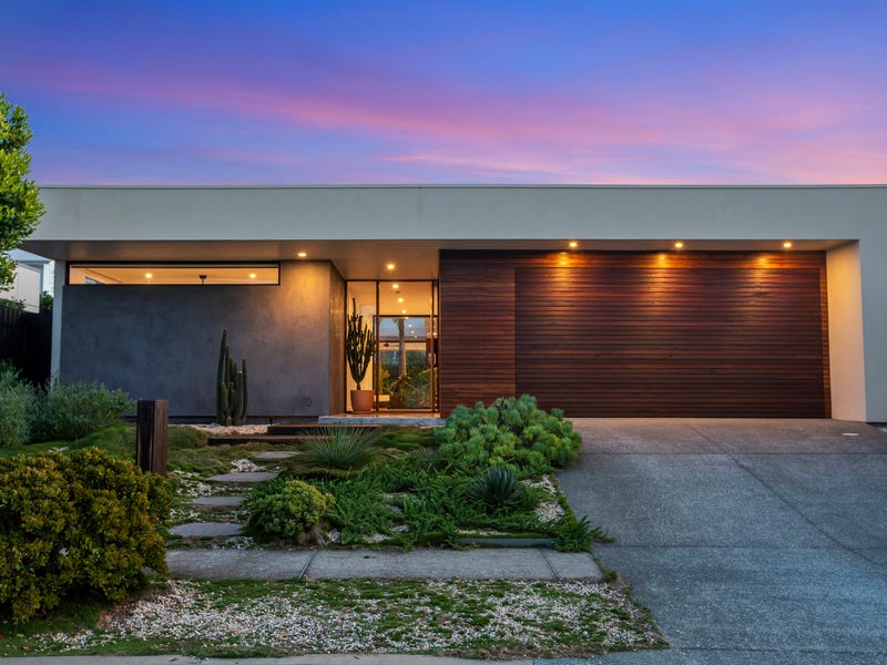 10 Suncatcher Lane, Casuarina, NSW 2487 Property Details