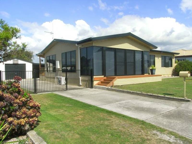 16 McArthur Street, Wynyard, Tas 7325 Property Details