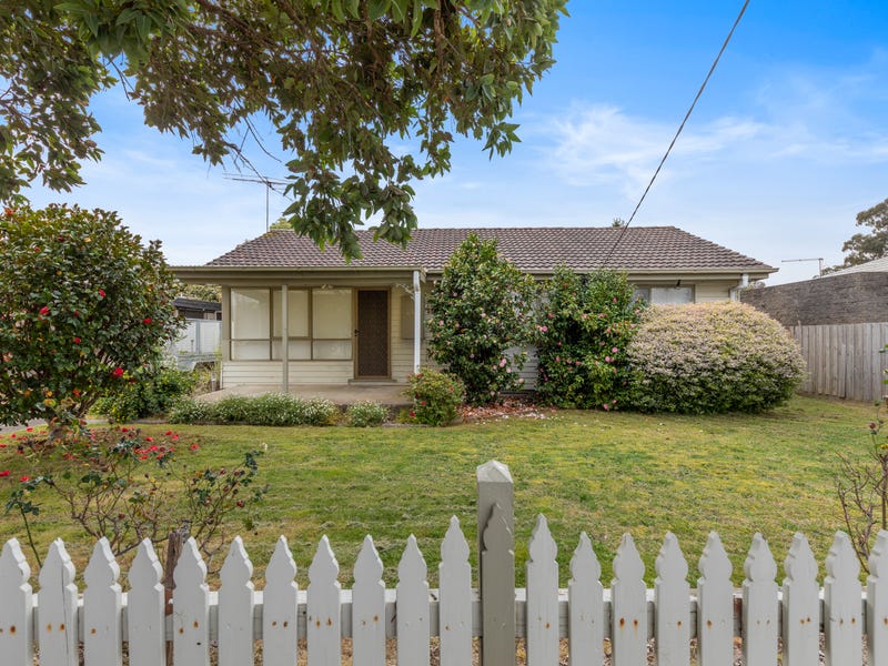 65 Wallace Street, Beaconsfield, VIC 3807 - realestate.com.au