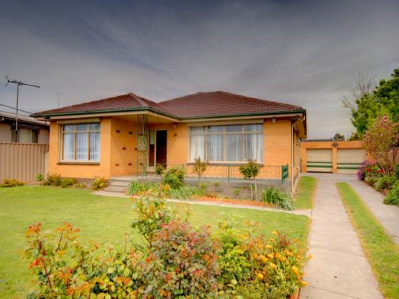 16 Alfred Street, Sebastopol, VIC 3356