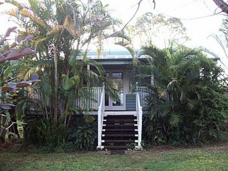 27 Tina Avenue, Lamb Island, QLD 4184