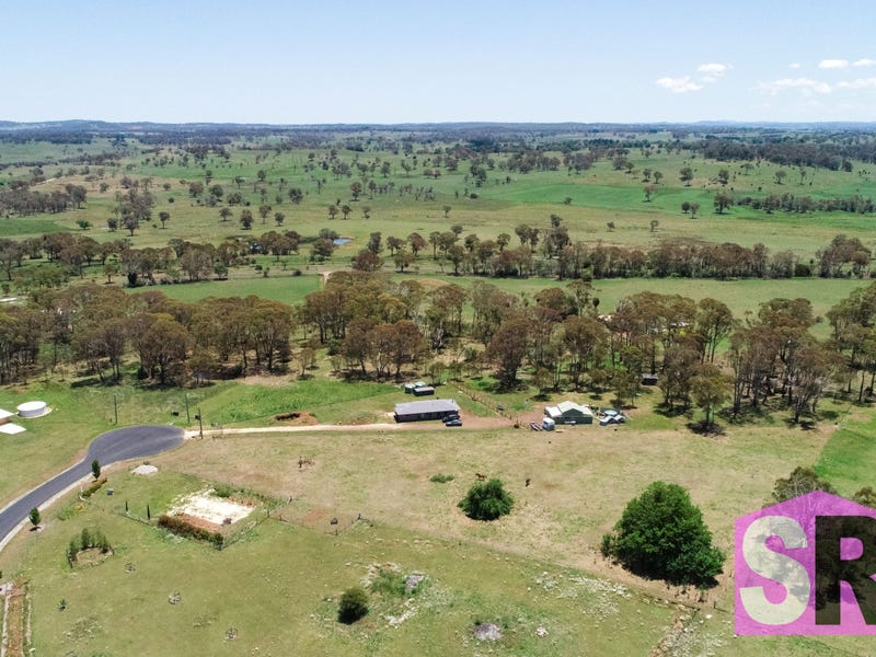 10 Martin Drive, Black Mountain, NSW 2365