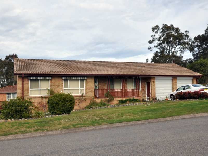 42 Stonehaven Drive, Metford, NSW 2323 Property Details