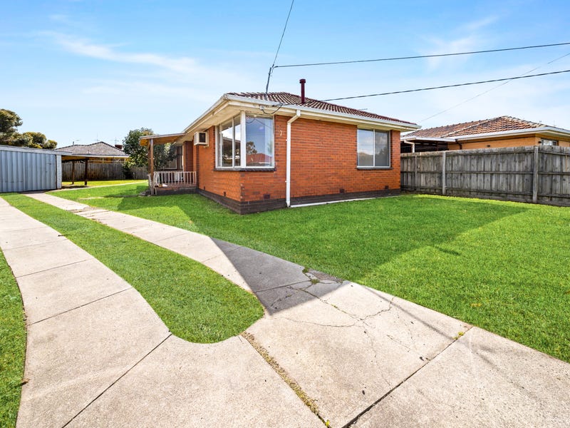 7 Chestnut Drive, St Albans, Vic 3021 House for Sale