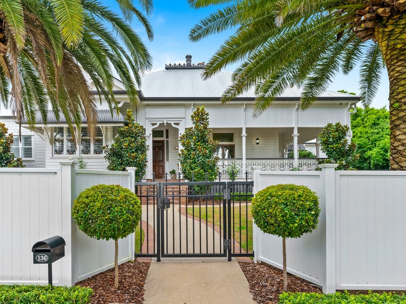 136 Mackenzie Street, East Toowoomba, QLD 4350